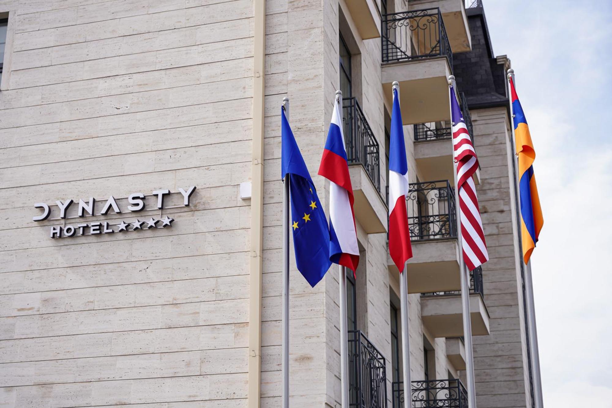 Dynasty Hotel & Spa 耶烈万 外观 照片