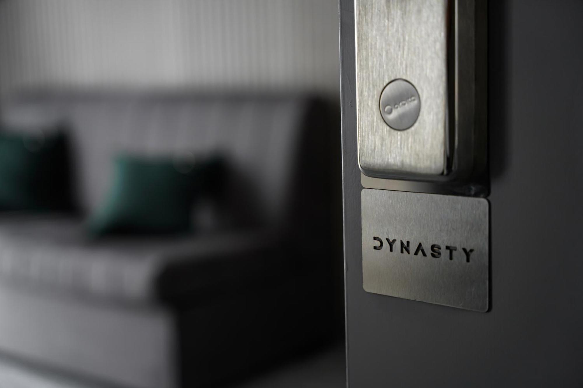 Dynasty Hotel & Spa 耶烈万 外观 照片